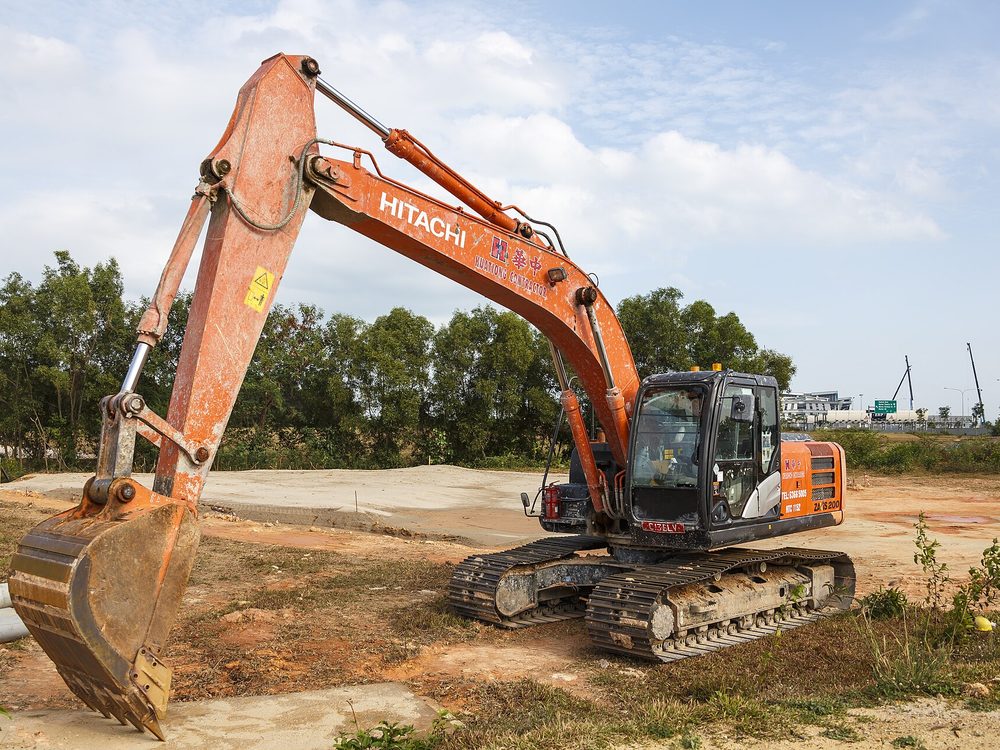 Excavadora Hitachi ZAXIS 200 en terreno despejado